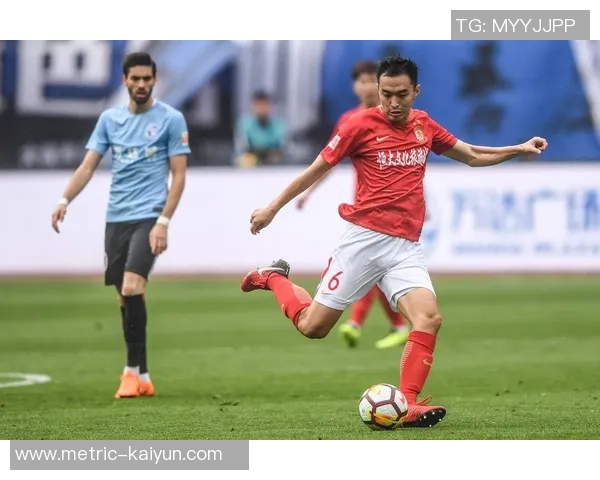 恒大足球宣传片展现激情与梦想助力中国足球崛起的辉煌之路